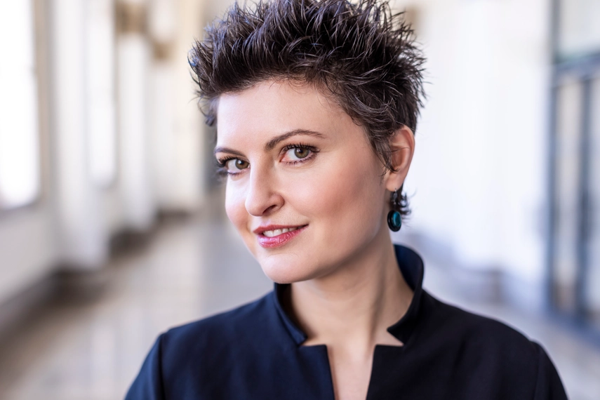 Angela Metzger 3 Petrol